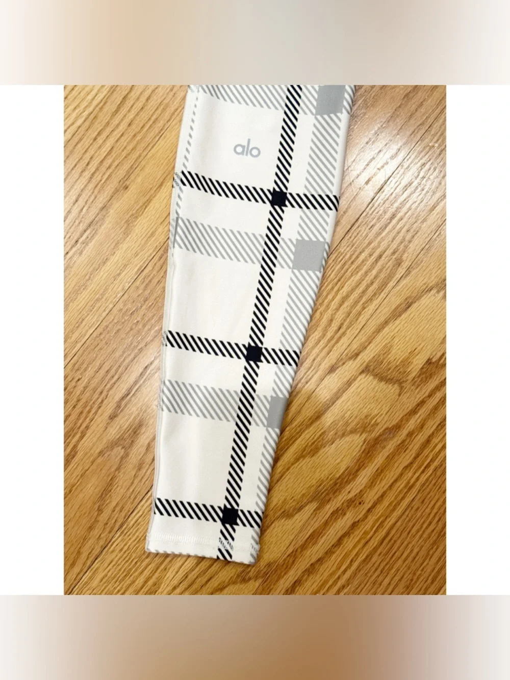 Alo High-Waist Airlift Magnified Plaid Legging Ivory Black Tartan Hi-Rise Tight